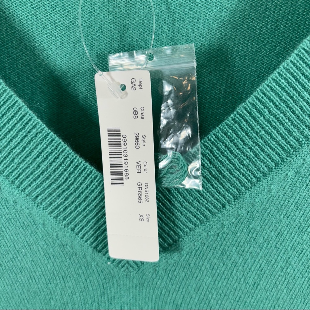 J. Crew Collection 100% Cashmere Kelley Green V Neck Sweater NWT XS - Picture 4 of 5